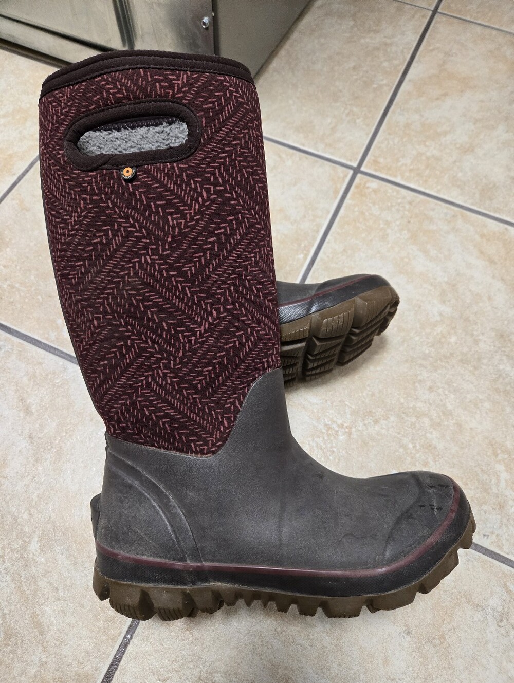 Woman's Bogs Size 6
